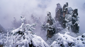 天子山索道核心景点：云青岩观景台